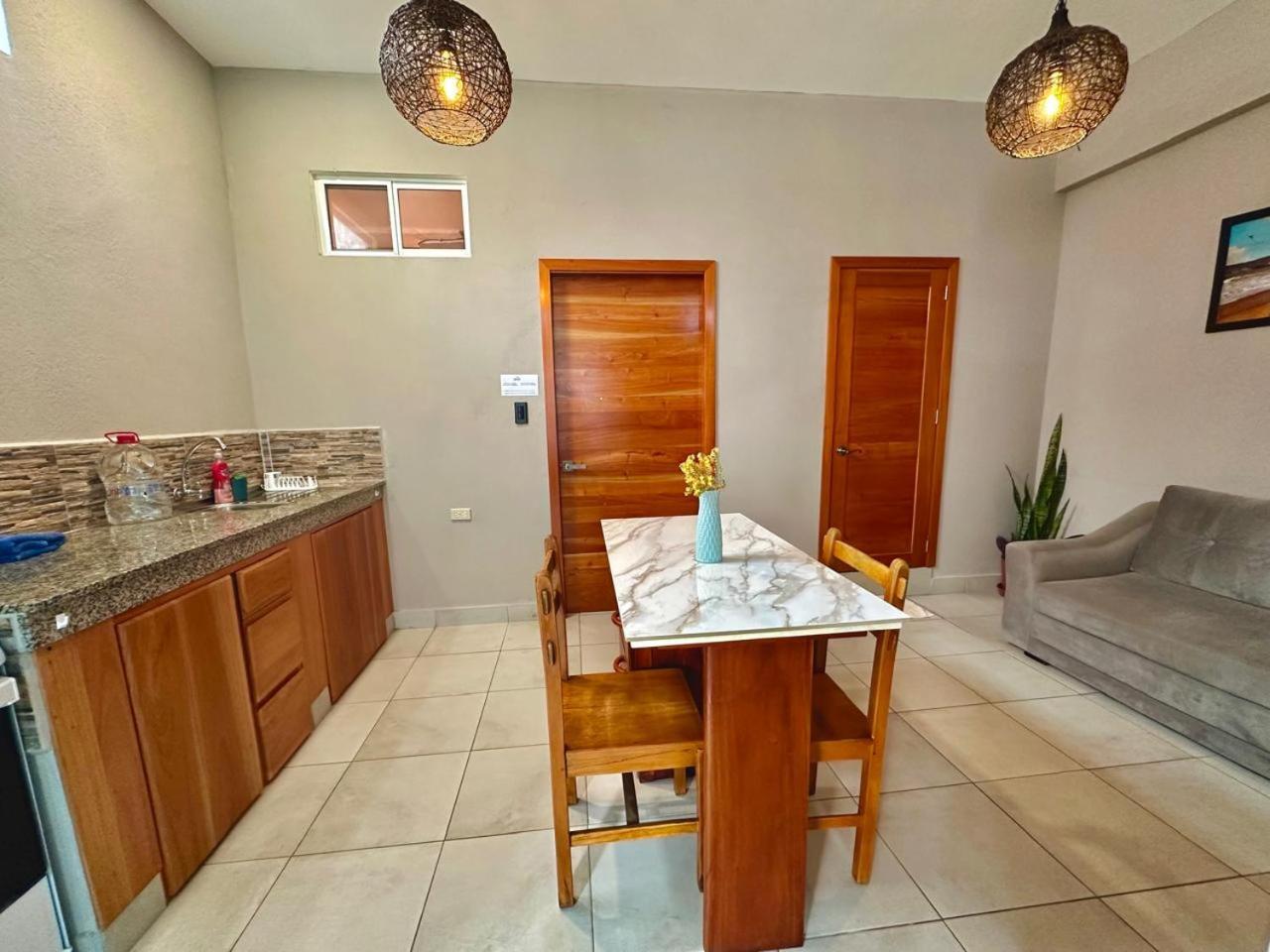 Suites Hermosas Cercanas A Todo Puerto Ayora  Exterior foto